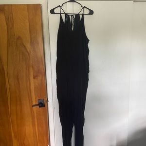 Black jumpsuit size 16, very comfy and light fabric! Perfect for summer!